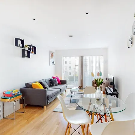 Lovely 1 Bed Apartment In Streatham London Exterior photo